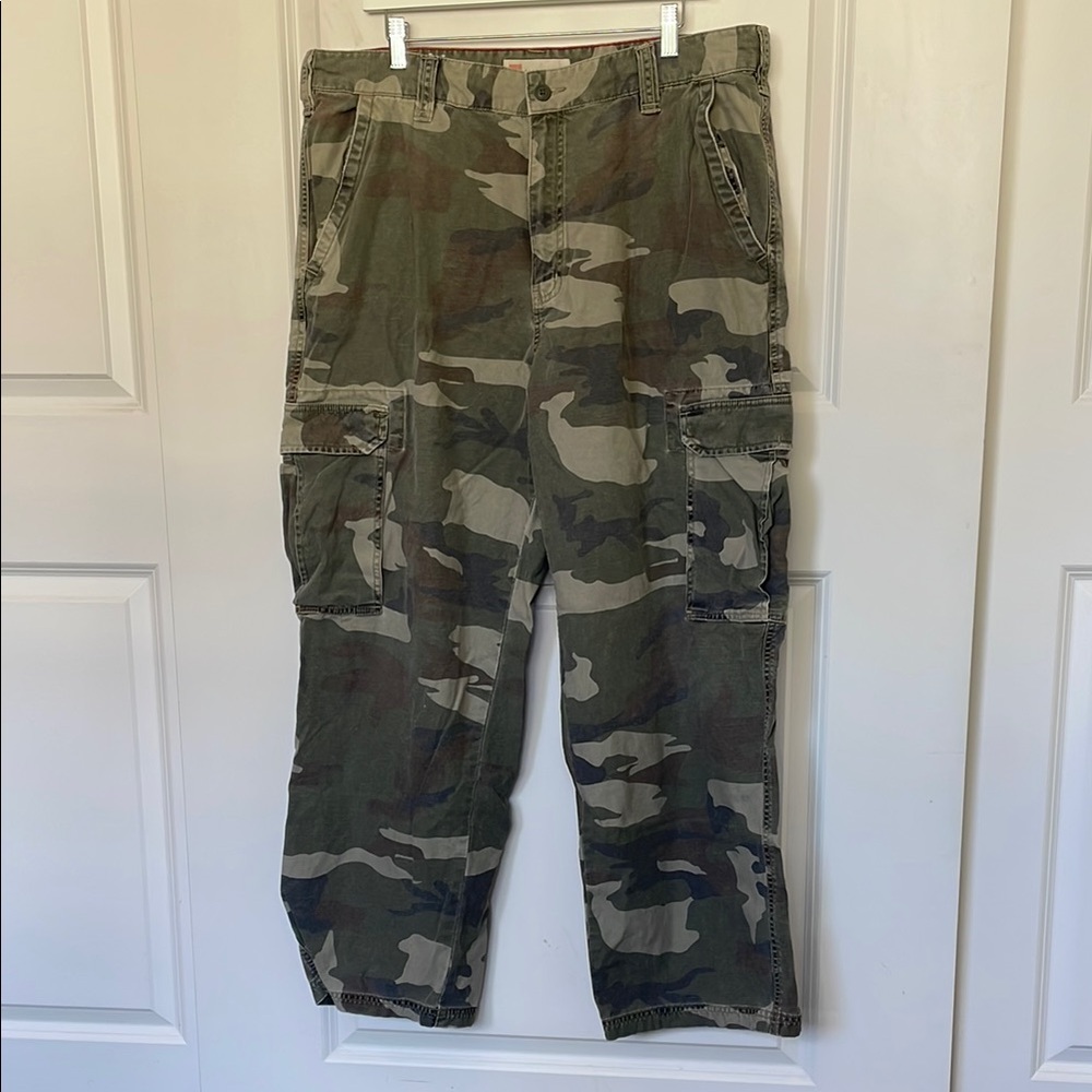 Mossimo Supply Co. Green Camouflage Cargo Pants